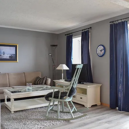 2 Bedroom Lovely In Saevelandsvik * Sæveland