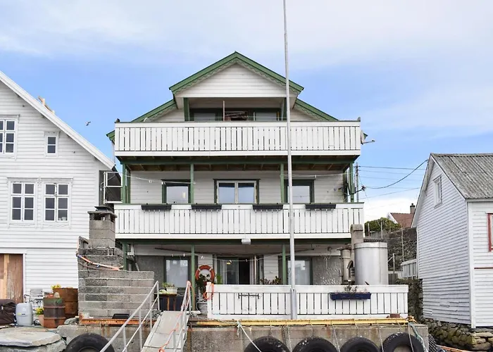 Lovely In Saevelandsvik Apartamento Sæveland